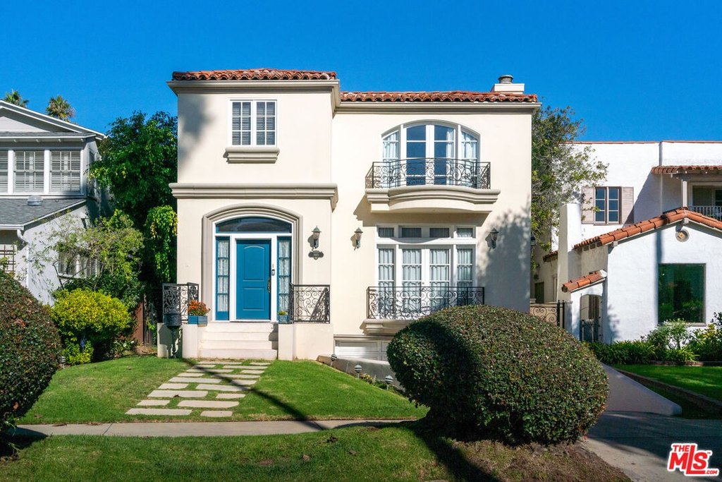 860 Wellesley Ave - Photo 1