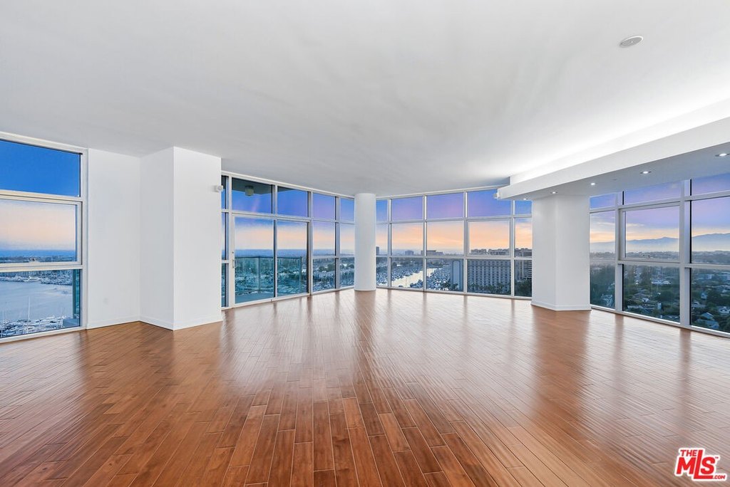 13700 Marina Pointe Dr Unit 1903 - Photo 1
